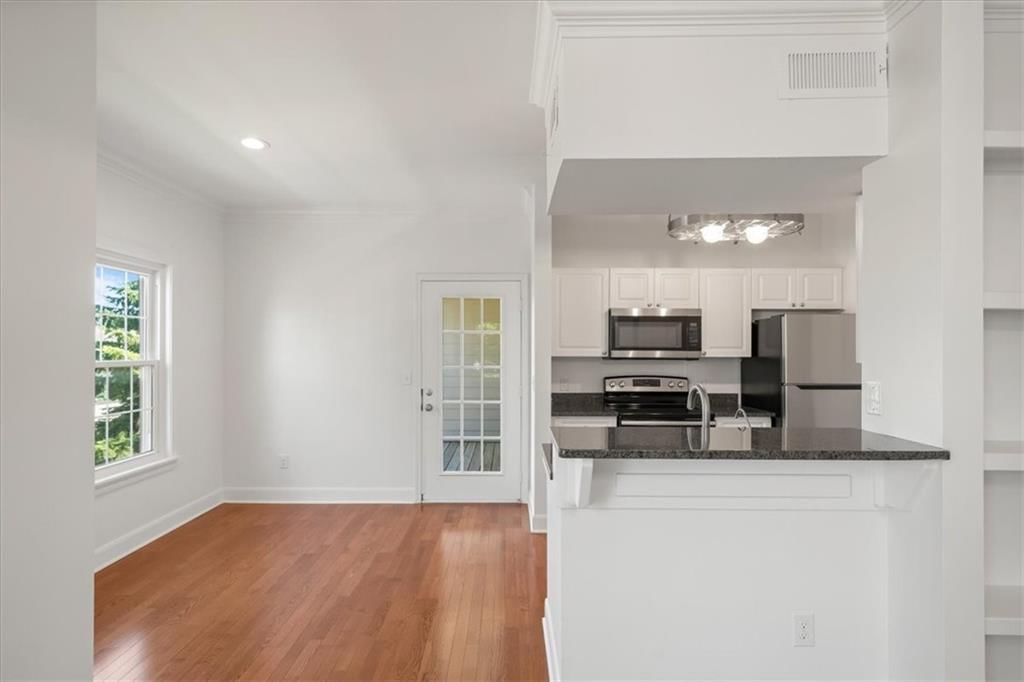 11612 Tomahawk Creek Parkway — photo 9