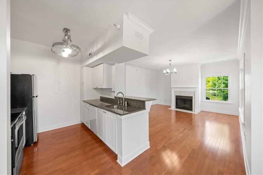 11612 Tomahawk Creek Parkway — photo 12