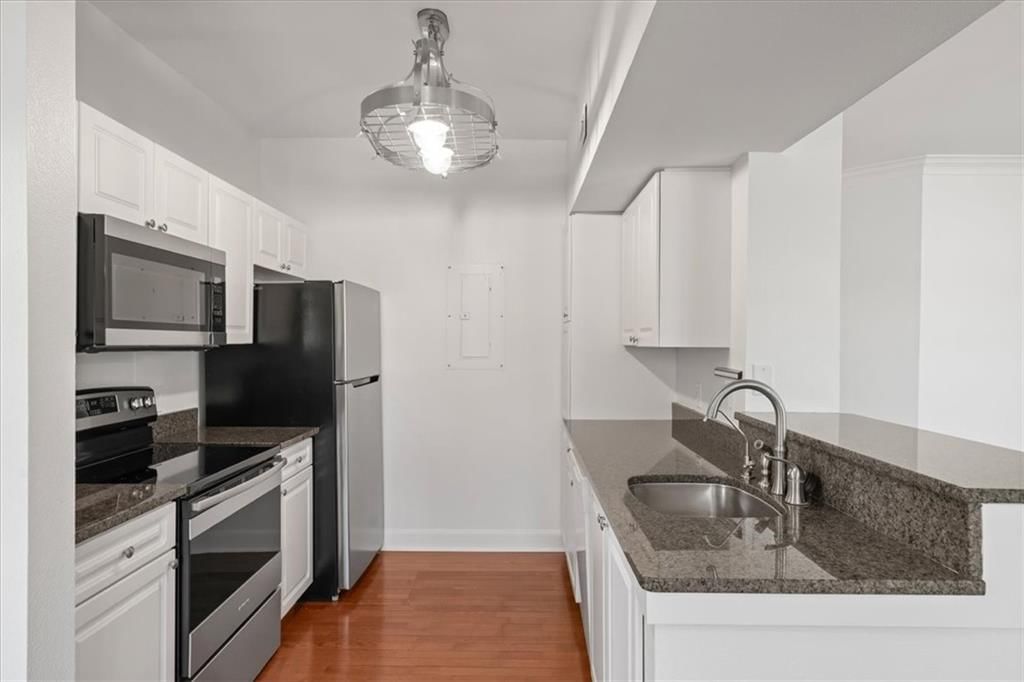 11612 Tomahawk Creek Parkway — photo 13