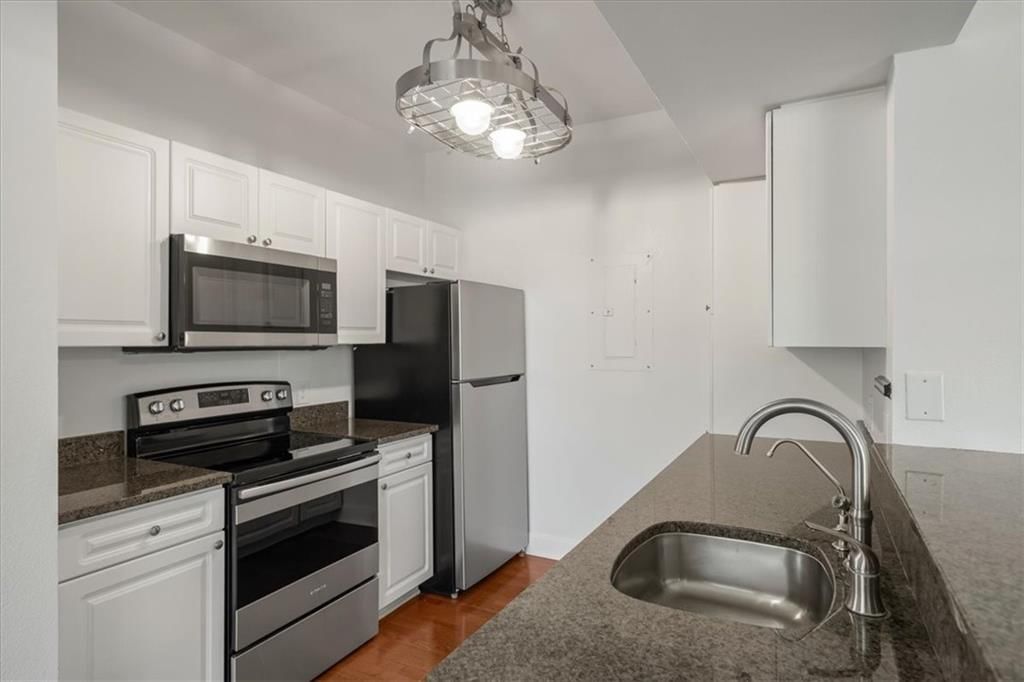 11612 Tomahawk Creek Parkway — photo 14