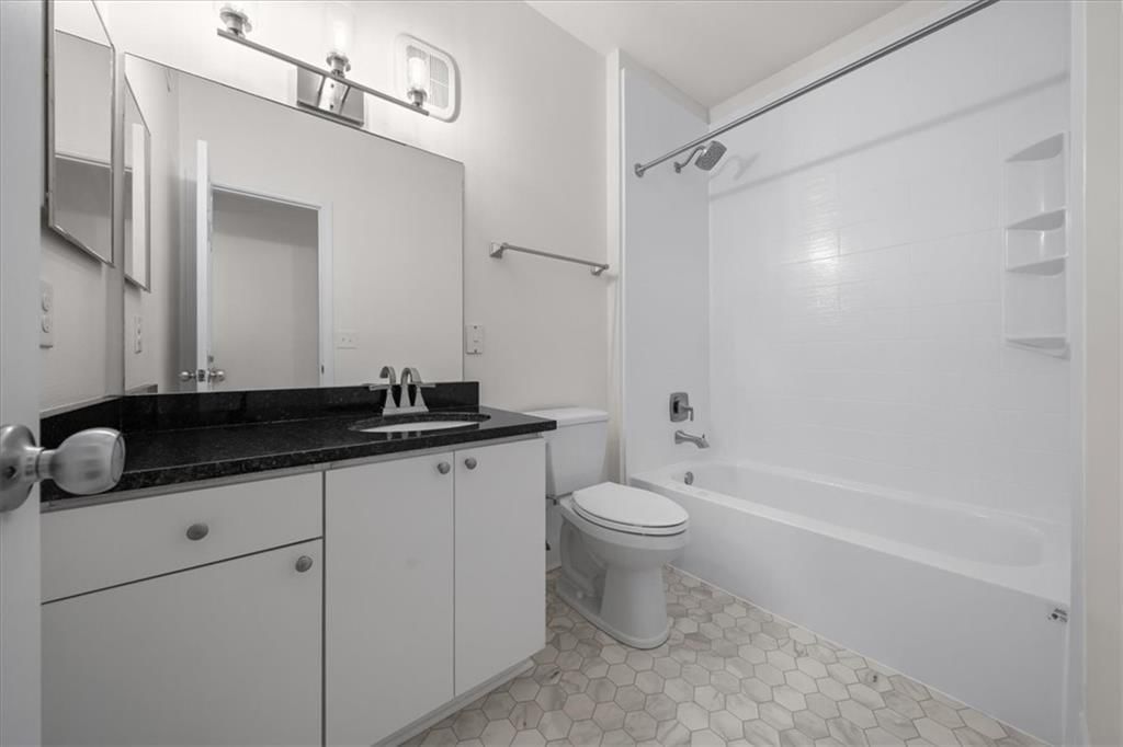 11612 Tomahawk Creek Parkway — photo 18