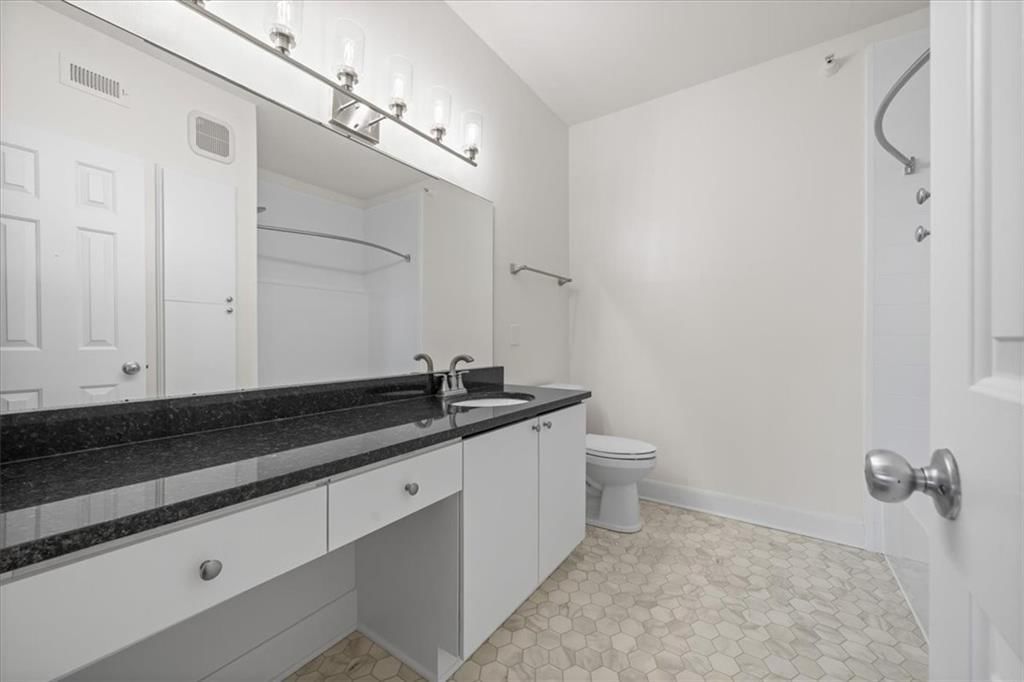 11612 Tomahawk Creek Parkway — photo 22