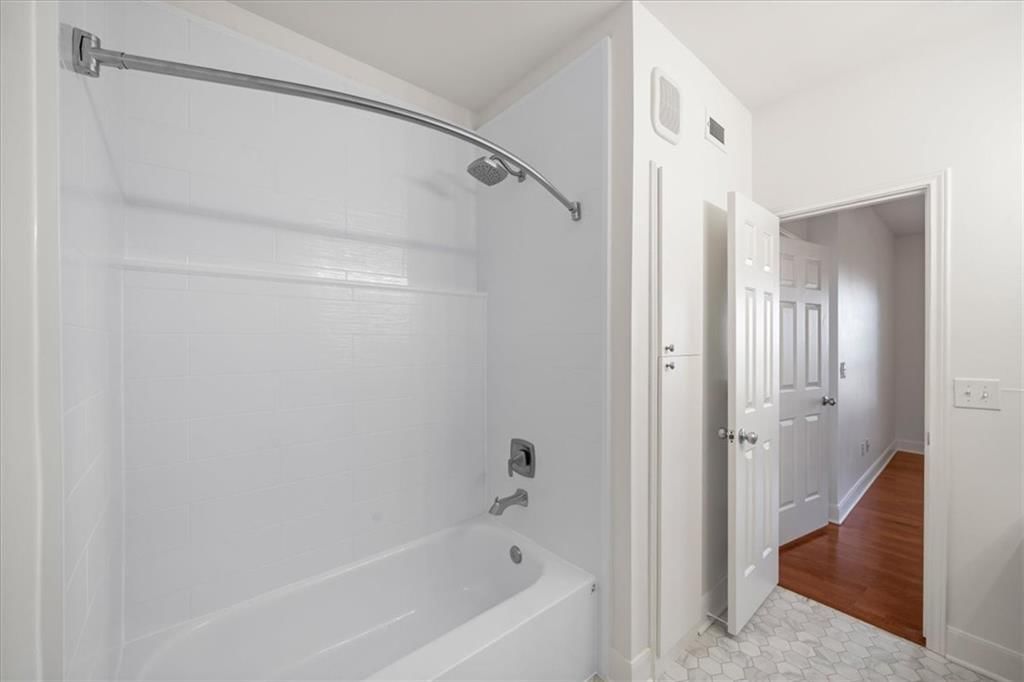 11612 Tomahawk Creek Parkway — photo 23