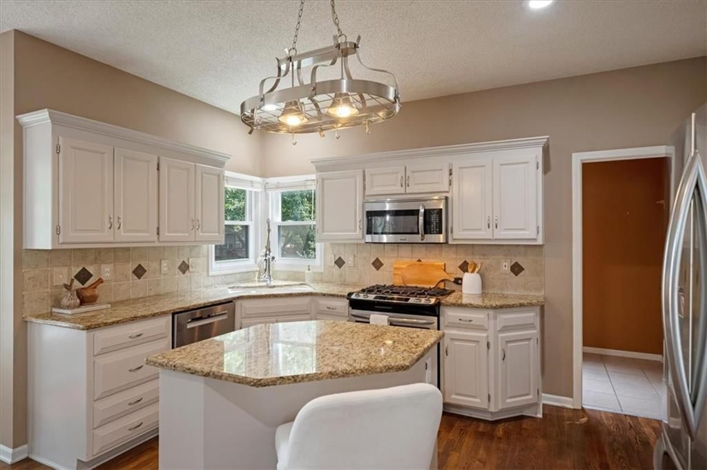 8202 W 144th Terrace — photo 15