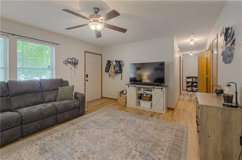 701 N Jesse Street — photo 9