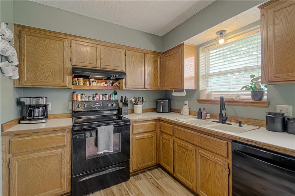 701 N Jesse Street — photo 13