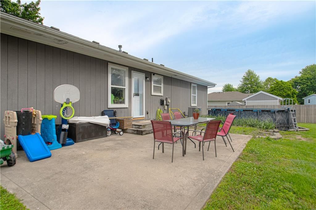 701 N Jesse Street — photo 35