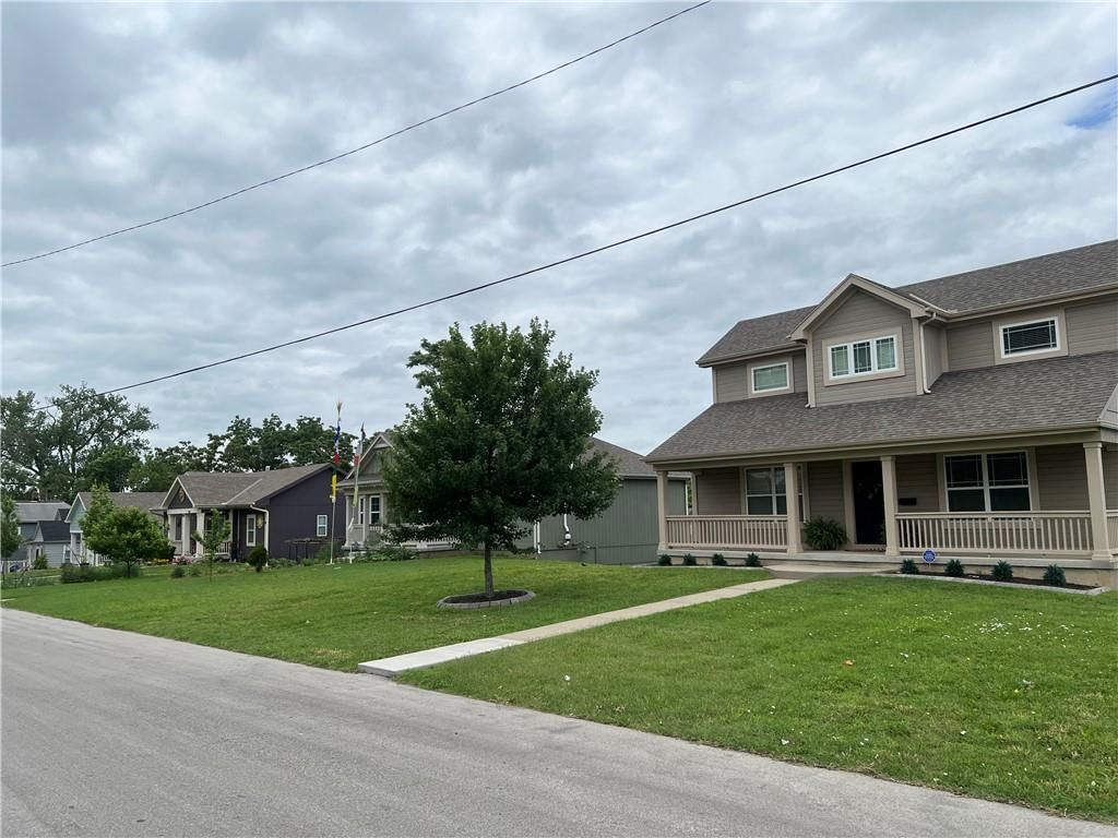 740 Everett Avenue — photo 2