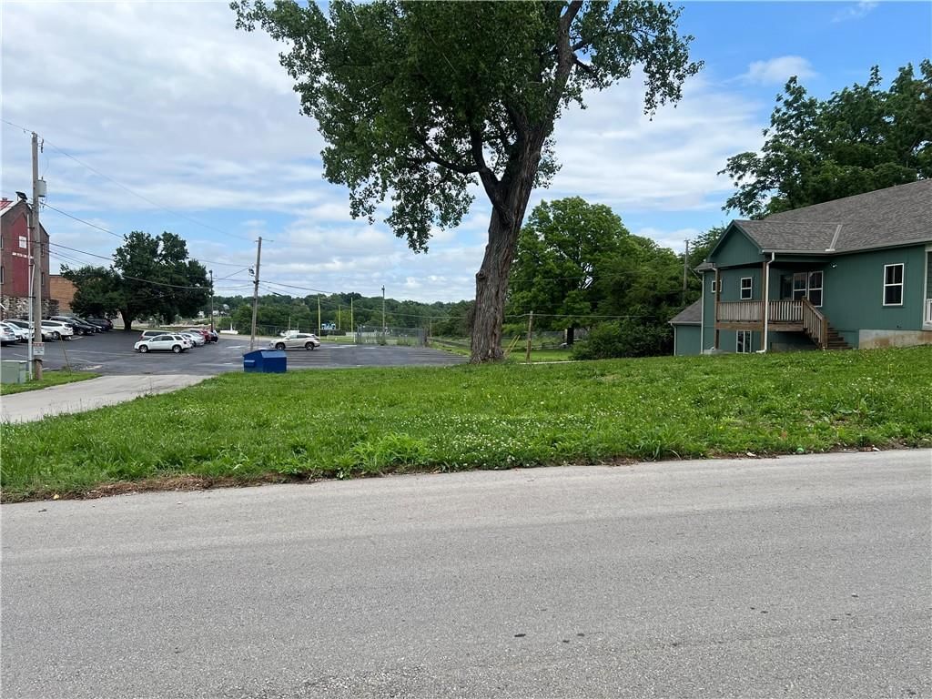740 Everett Avenue — photo 3