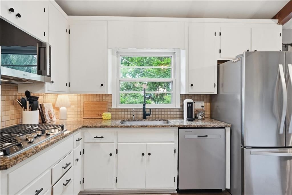 8914 Eby Drive — photo 12
