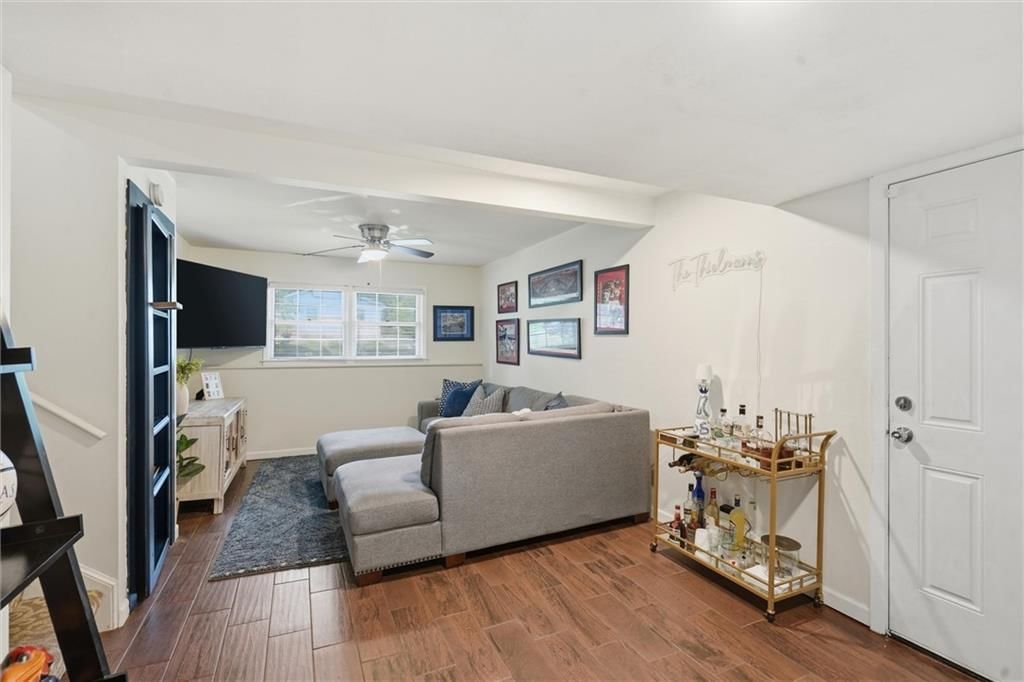 8914 Eby Drive — photo 23