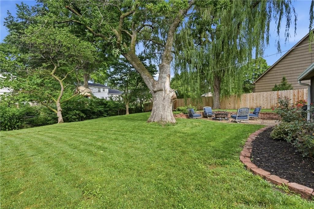 8914 Eby Drive — photo 29