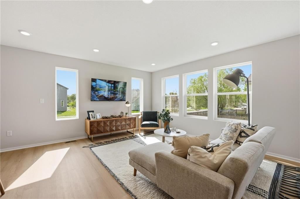 1413 S 4th Street E — photo 7
