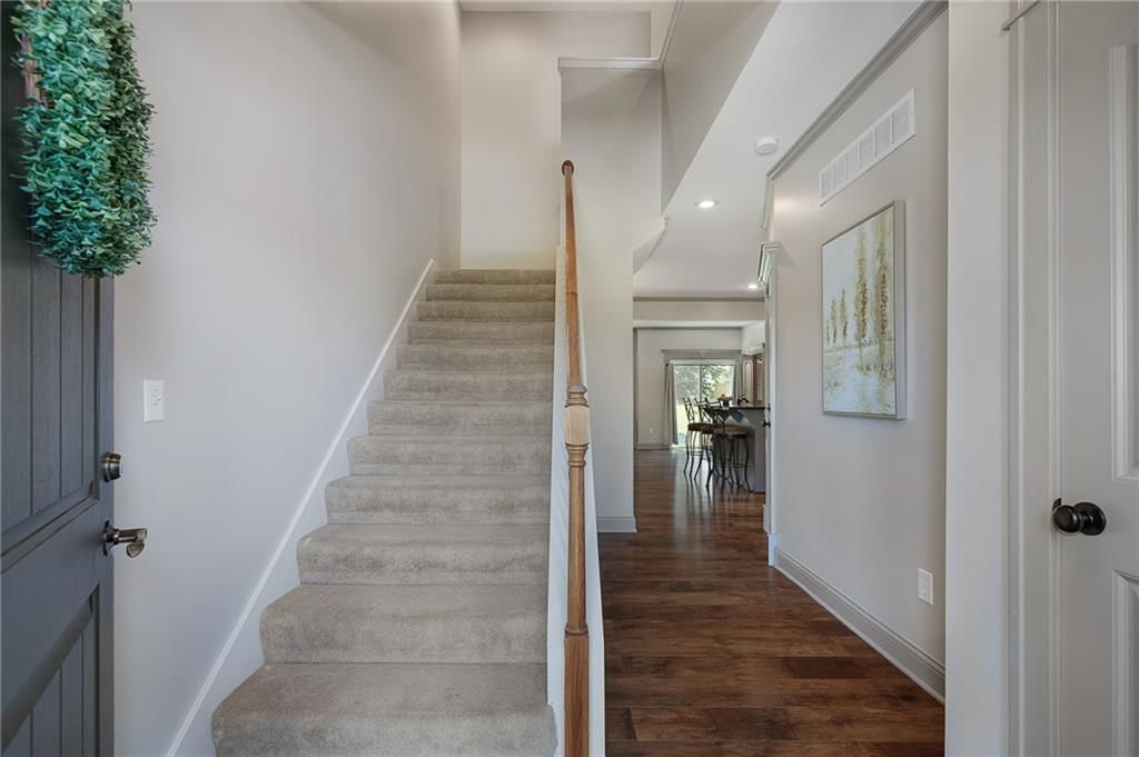 725 W Jefferson Street — photo 6