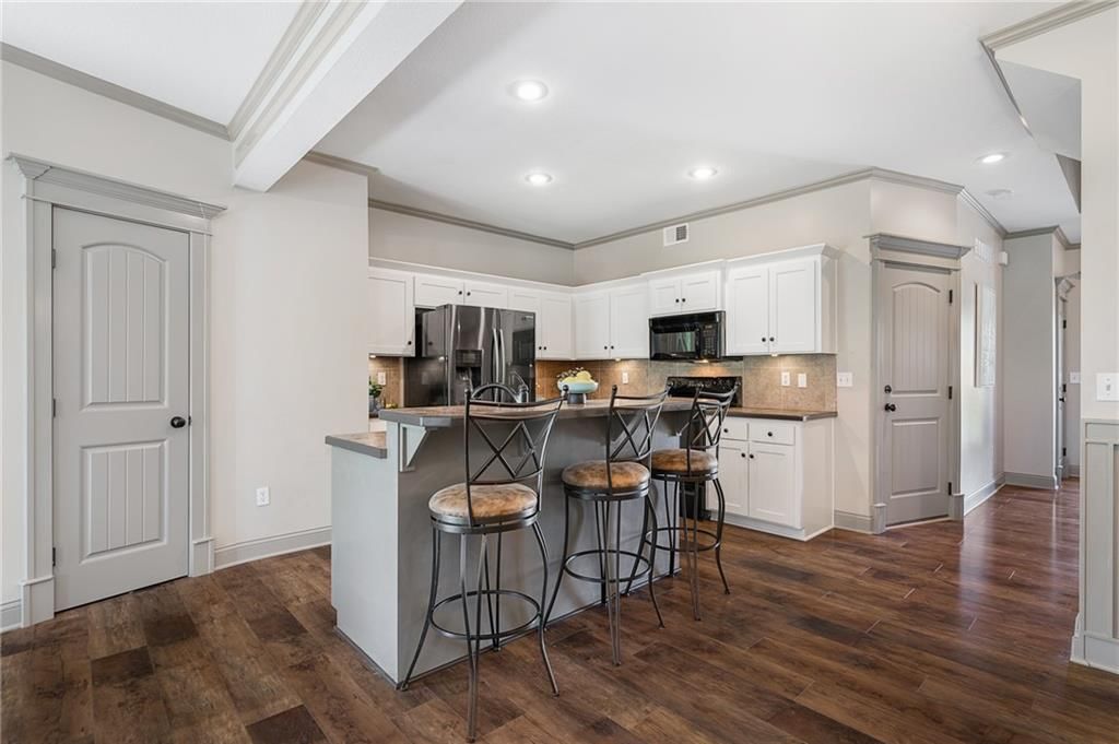 725 W Jefferson Street — photo 13