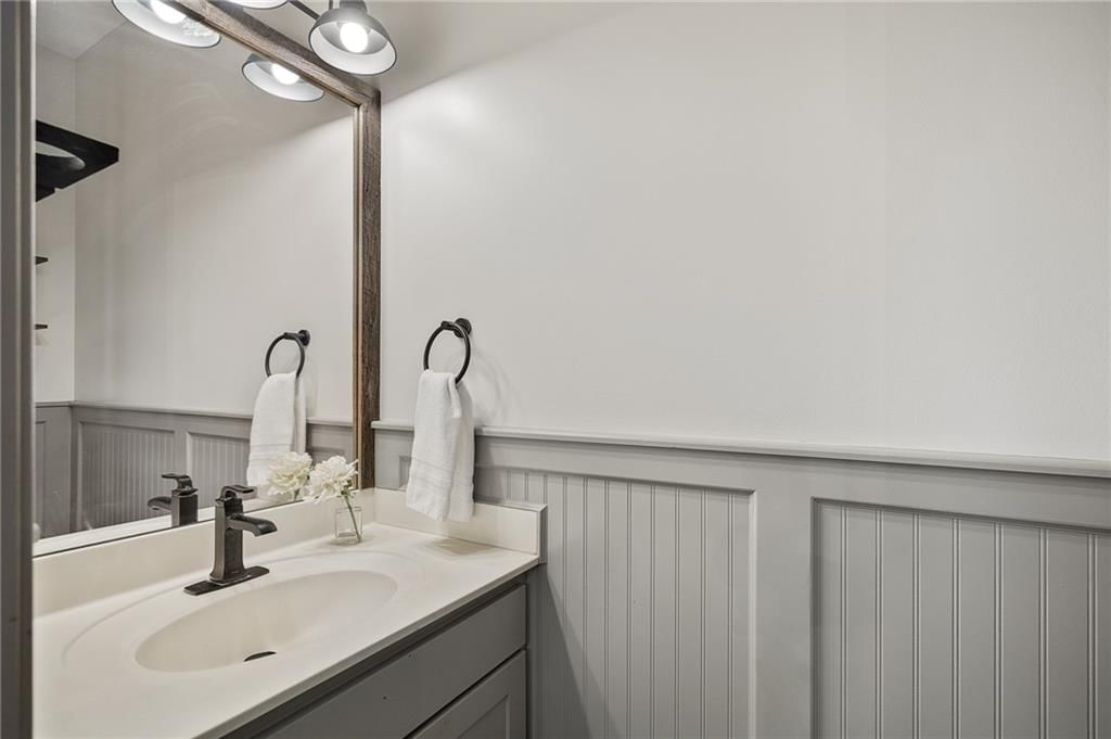 725 W Jefferson Street — photo 17