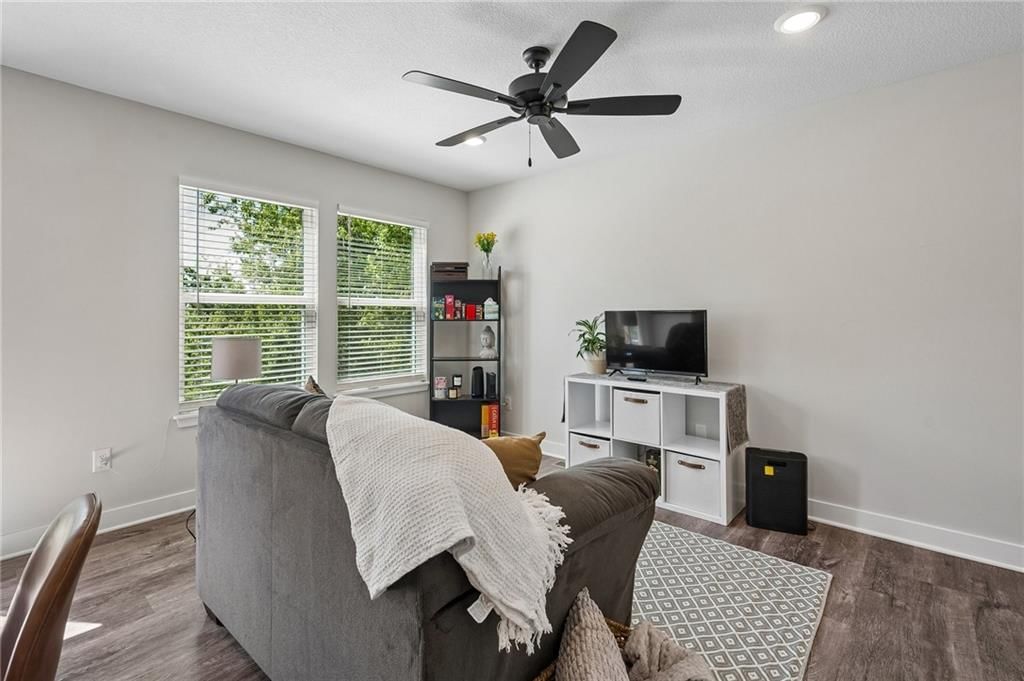 5232 N Cambridge Avenue — photo 7