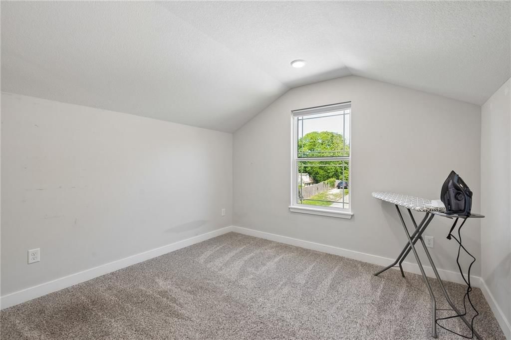 5232 N Cambridge Avenue — photo 20