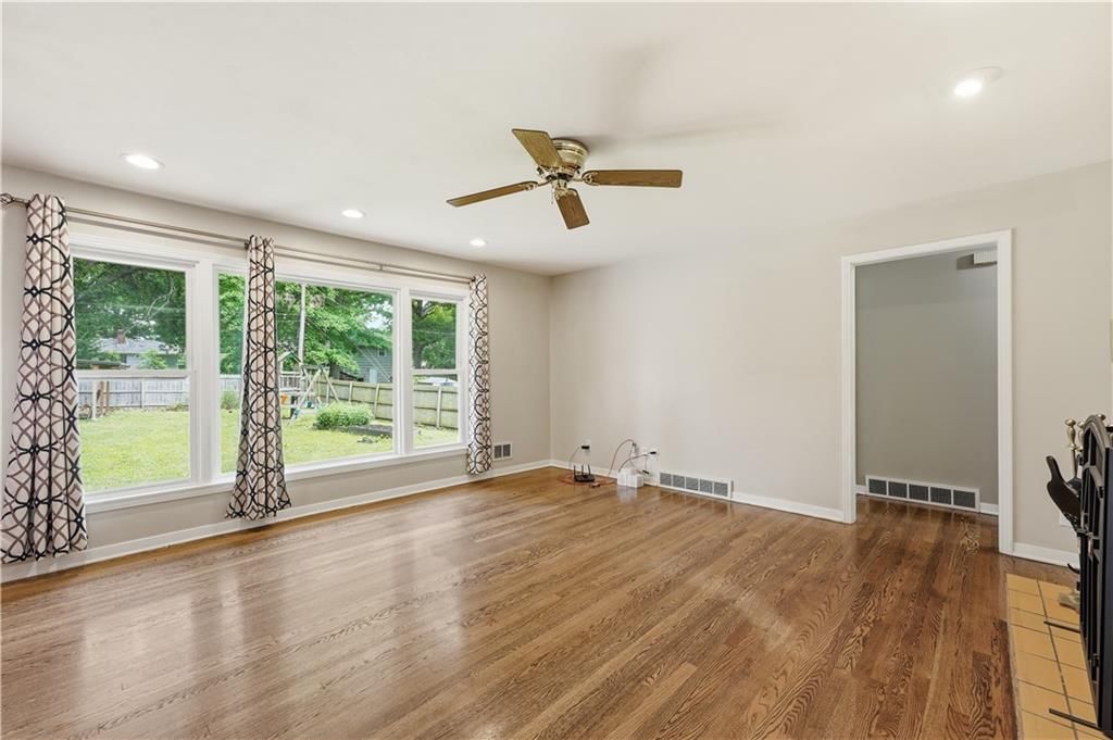 8003 Evanston Avenue — photo 9