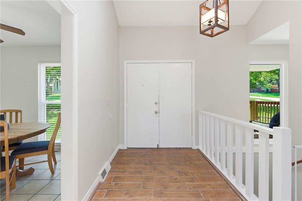 11012 Norton Avenue — photo 5