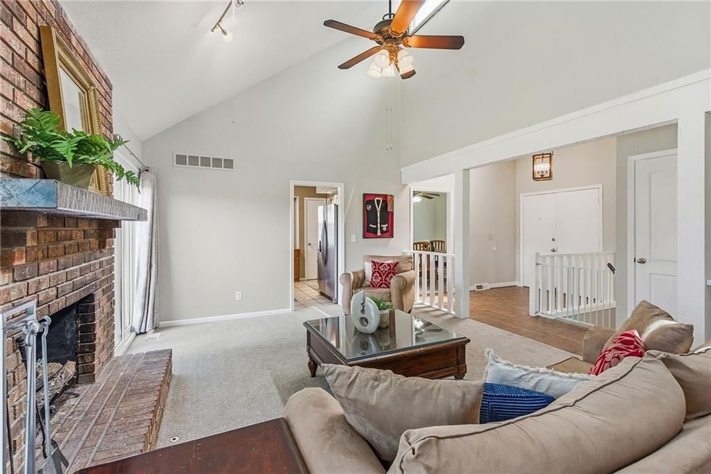 11012 Norton Avenue — photo 10