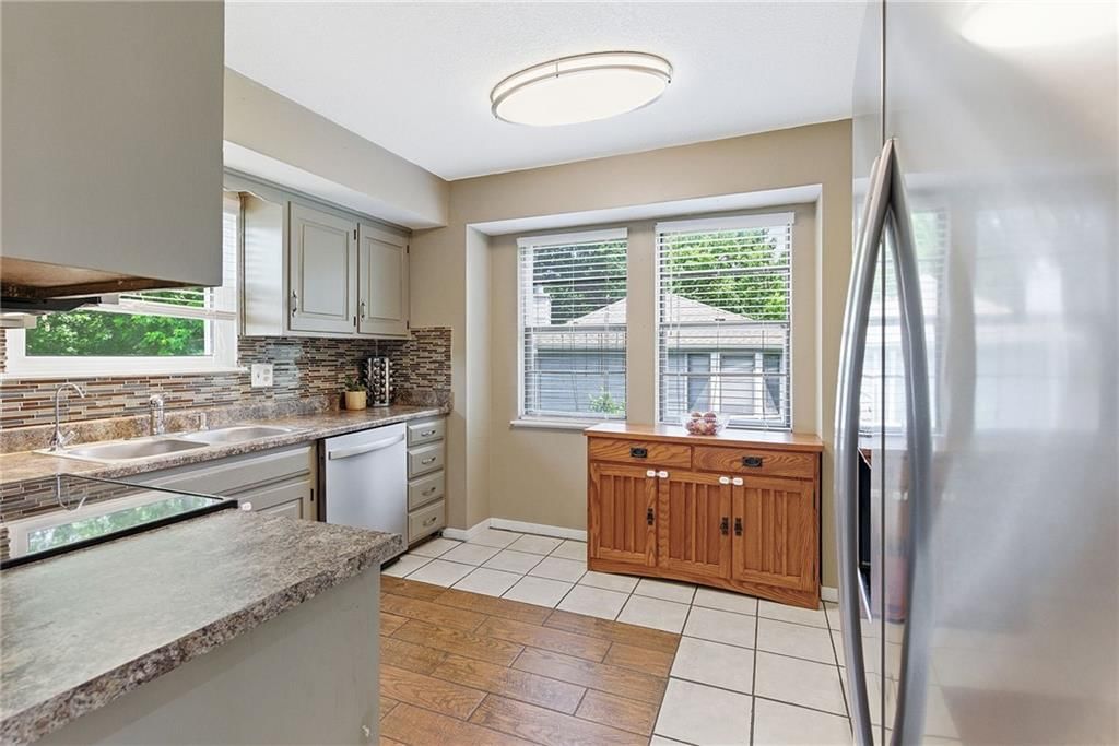 11012 Norton Avenue — photo 12