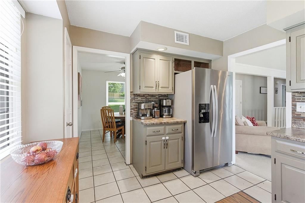 11012 Norton Avenue — photo 15