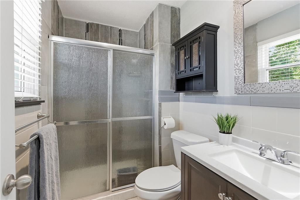 11012 Norton Avenue — photo 22