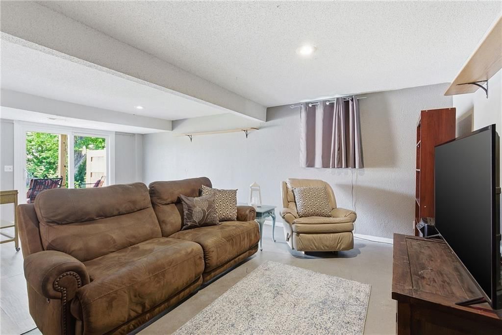 11012 Norton Avenue — photo 27