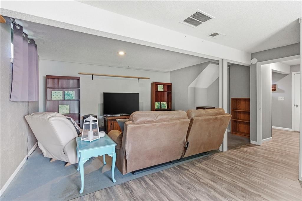 11012 Norton Avenue — photo 28