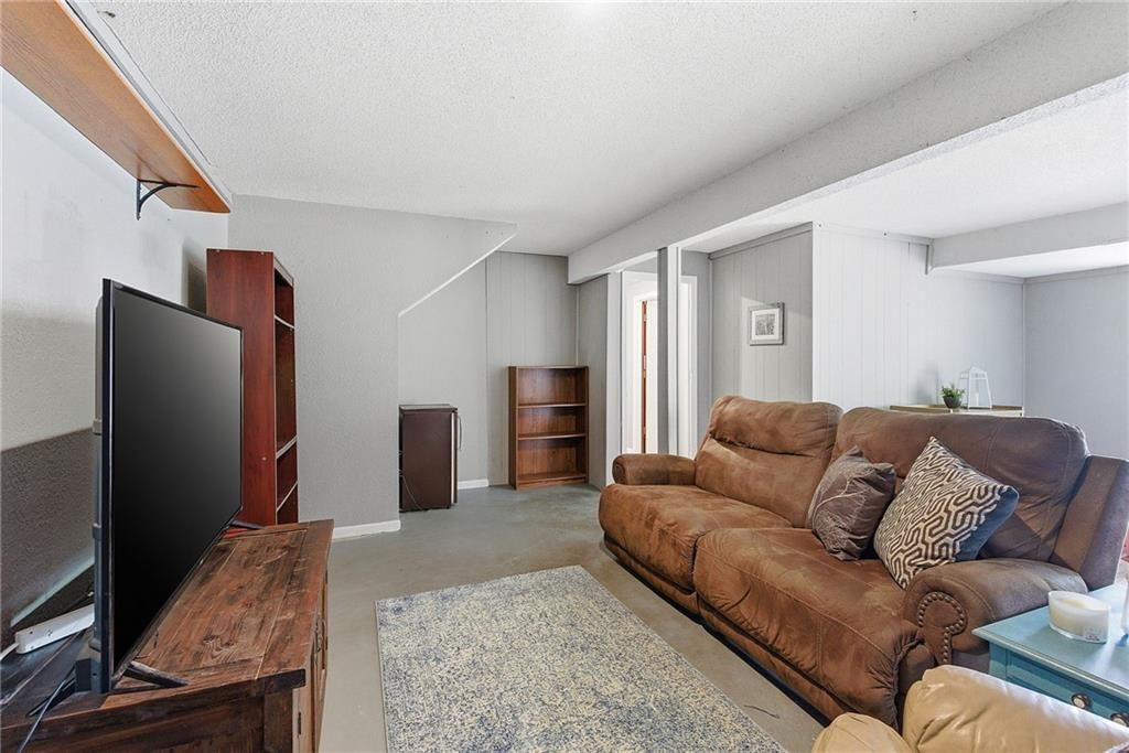 11012 Norton Avenue — photo 29