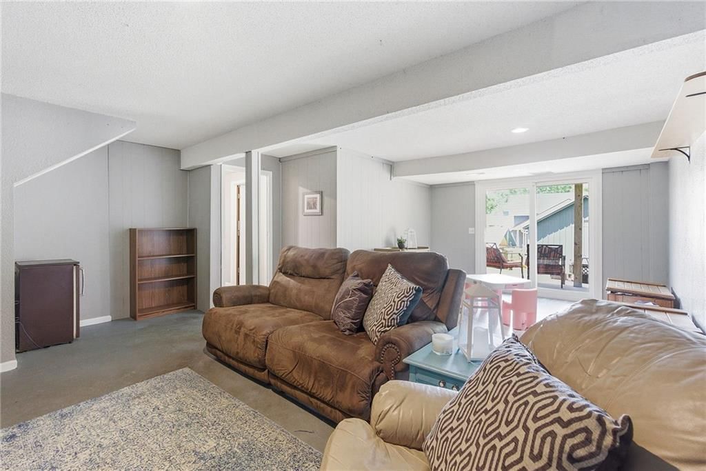 11012 Norton Avenue — photo 30
