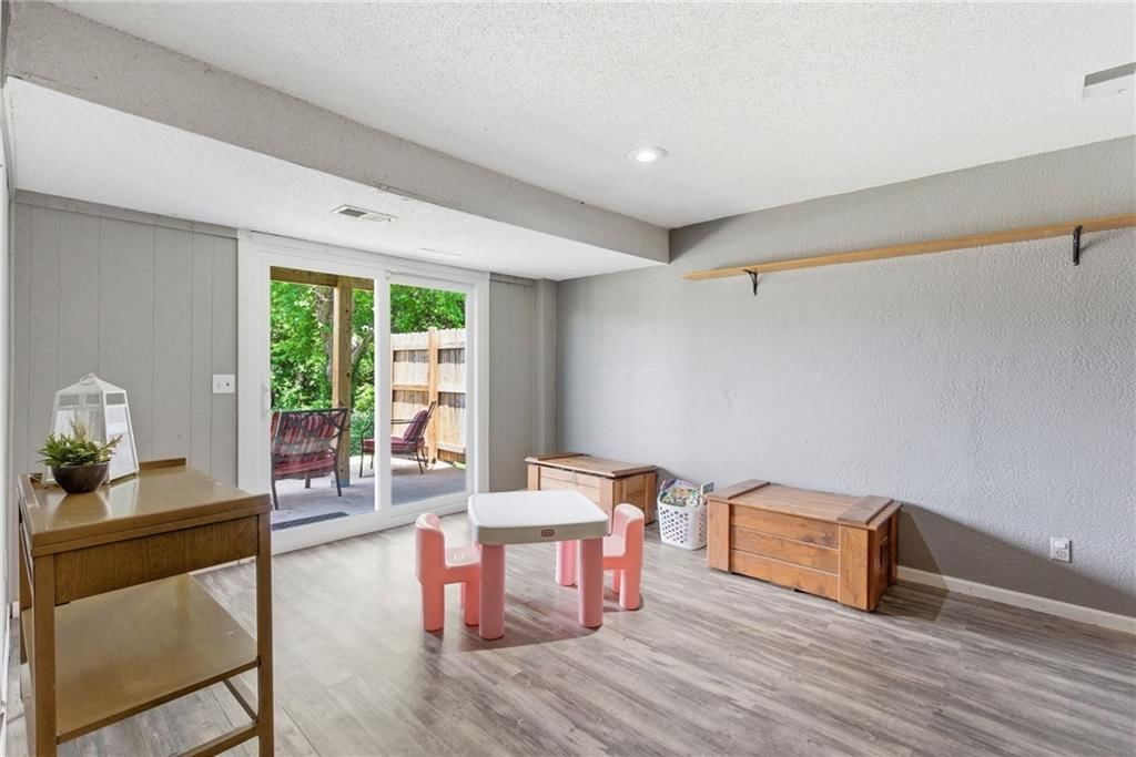 11012 Norton Avenue — photo 31