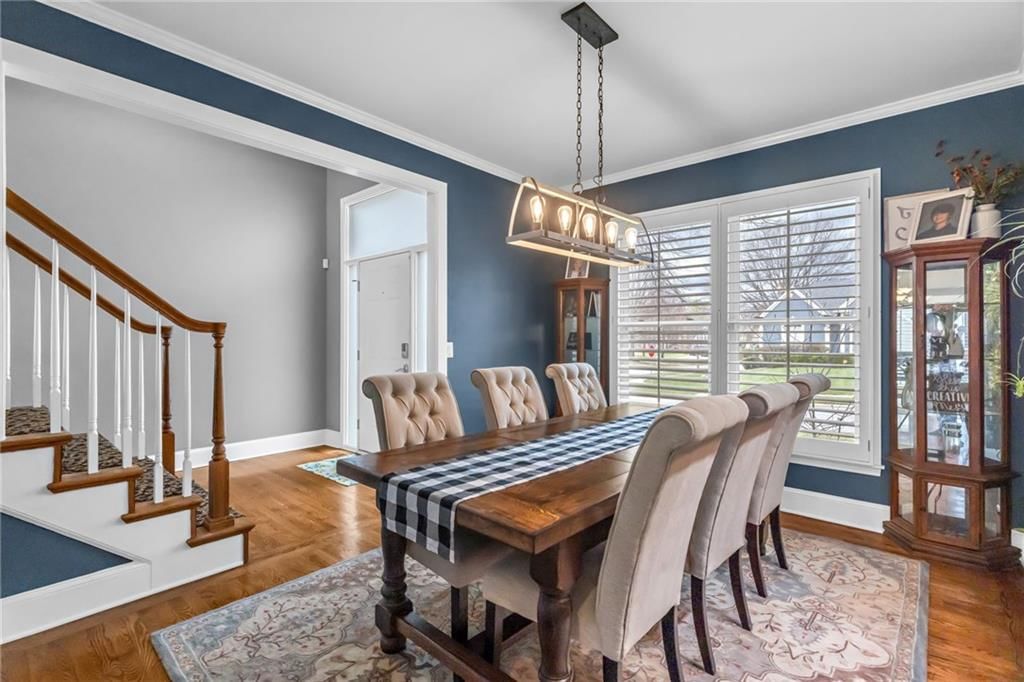 1327 Huntington Drive — photo 4