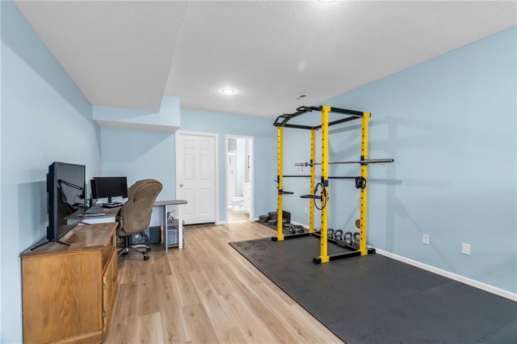1327 Huntington Drive — photo 21