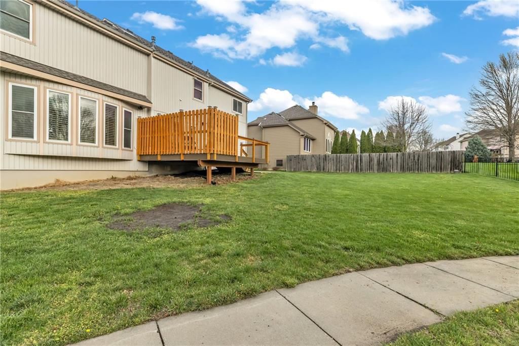 1327 Huntington Drive — photo 24
