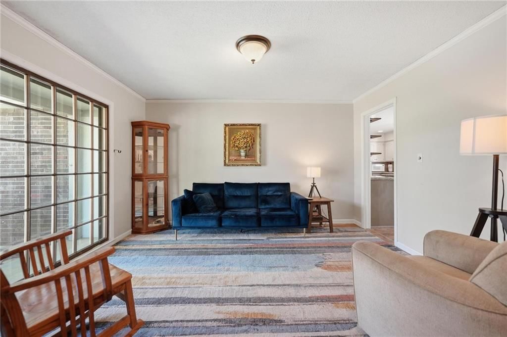 6925 Caenen Avenue — photo 3