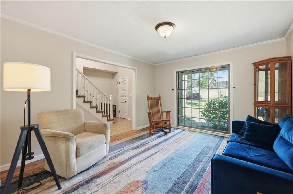 6925 Caenen Avenue — photo 4