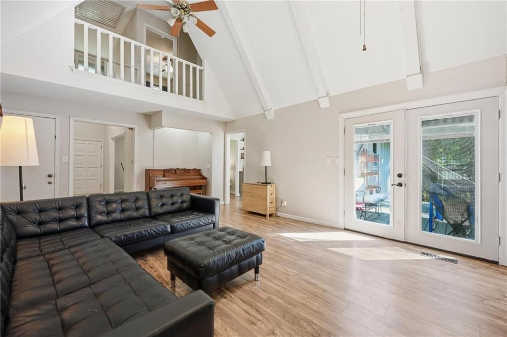 6925 Caenen Avenue — photo 7