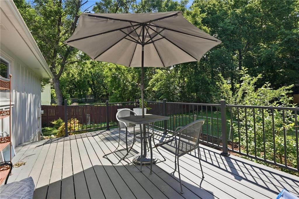 6925 Caenen Avenue — photo 31