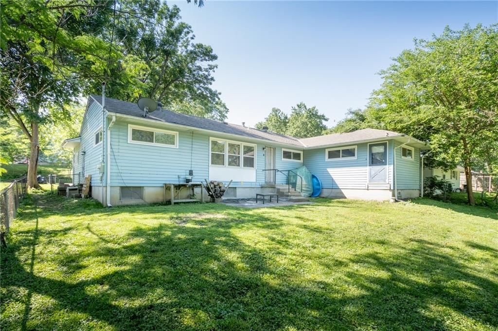 1202 SW Peggy Circle — photo 4