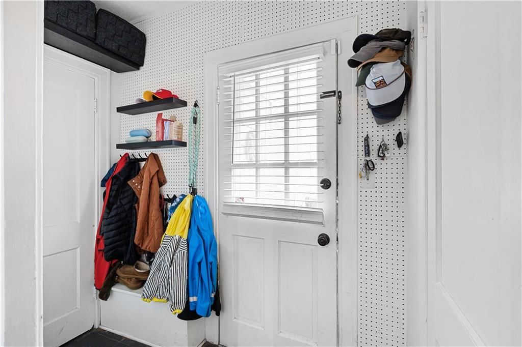 5836 Oak Street — photo 31
