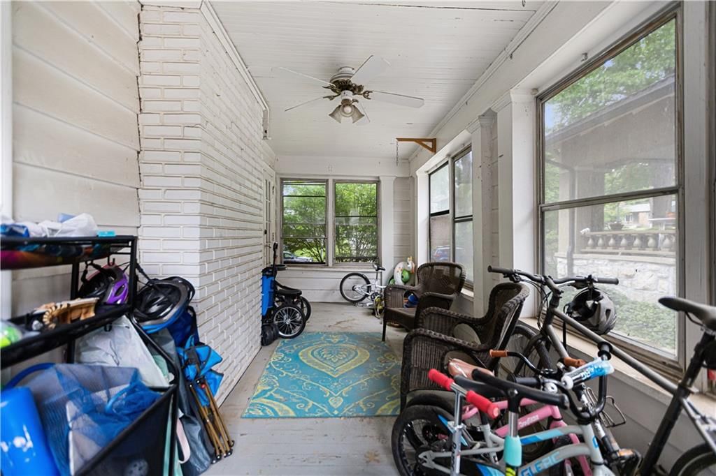 5836 Oak Street — photo 32