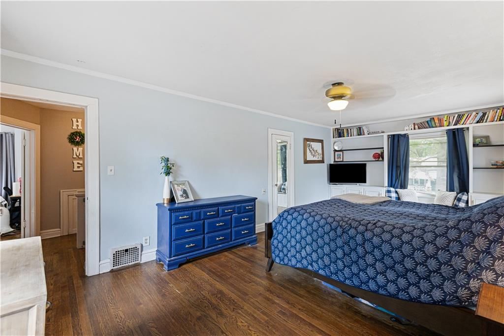 5836 Oak Street — photo 36