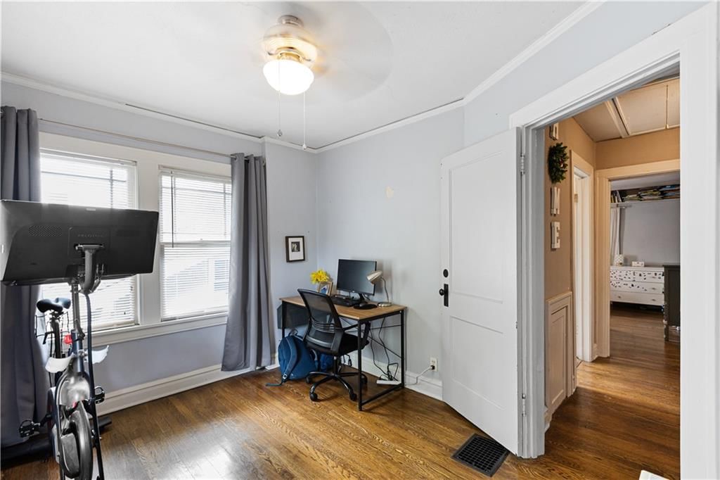 5836 Oak Street — photo 44