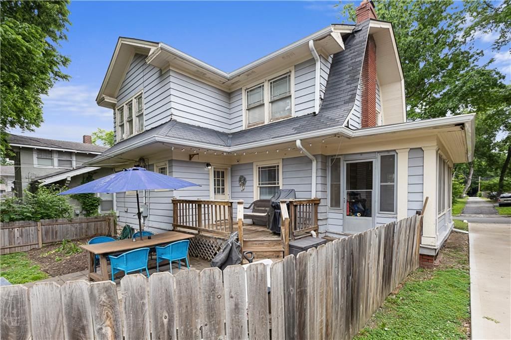 5836 Oak Street — photo 51