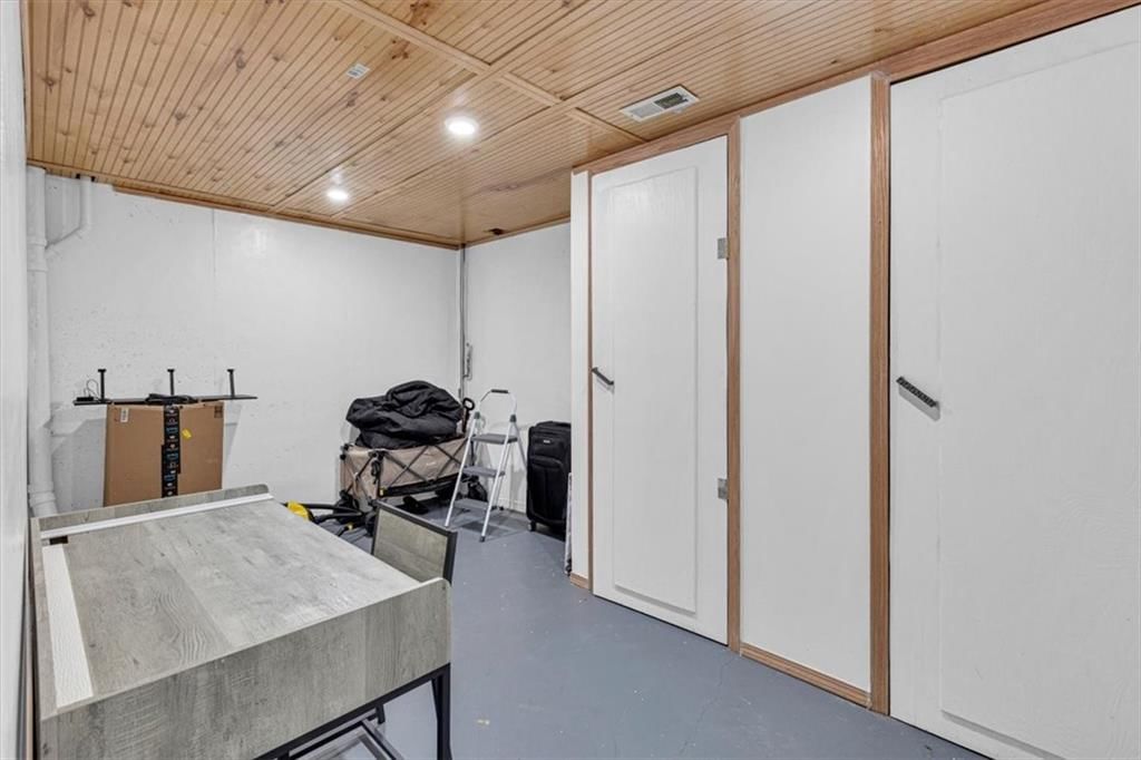 4518 Iris Avenue — photo 33