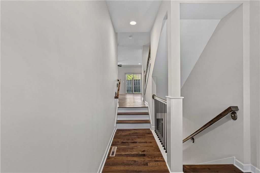 15849 Shawnee Drive — photo 5