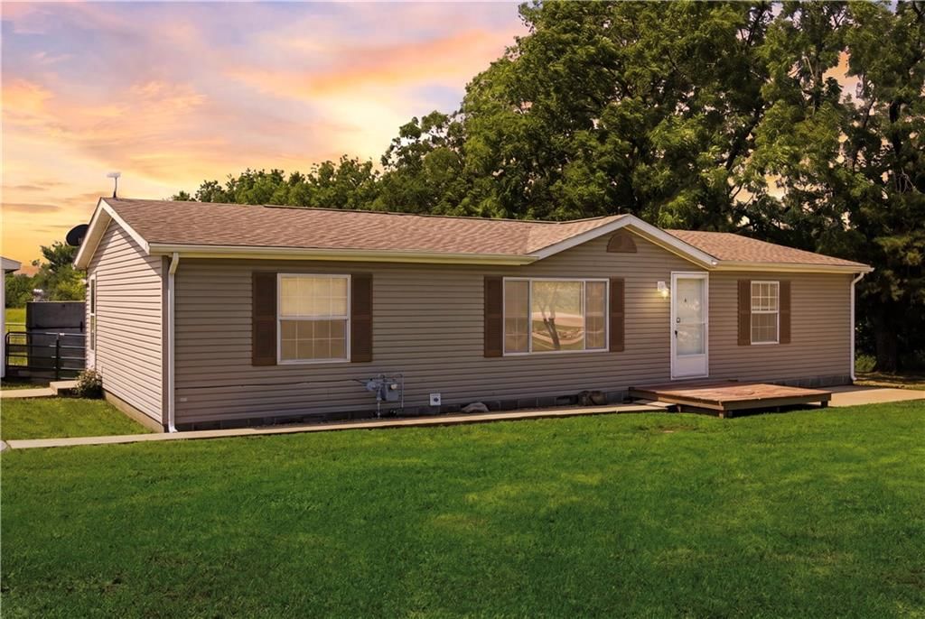 7677 1000 Road, Fredonia, KS