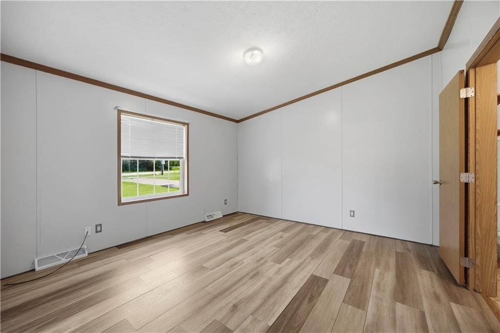 7677 1000 Road — photo 12